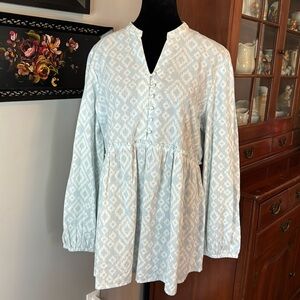 Studio West Apparel Shirt Sz. Large Blue/White Ikat Design Fabric Babydoll Style